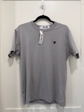Comme des Garçons PLAY Heart Tee M Gray Black Logo NWT